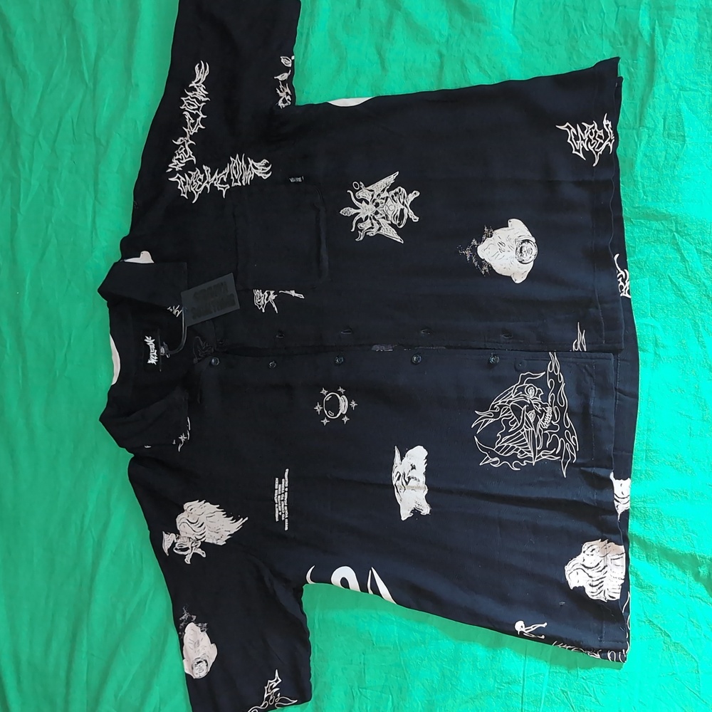 Welcome Button Down Short Sleeve Rayon Shirt Size XL Black Flash Art NWT